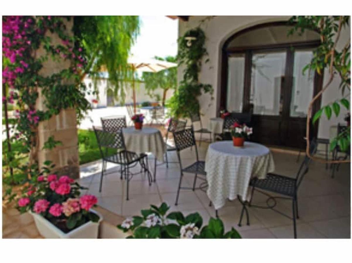 Room In Bb - Stunning Quadruple Room In Ancient Masseria Near The Sea In A Quiet Olive Trees Остуни Экстерьер фото