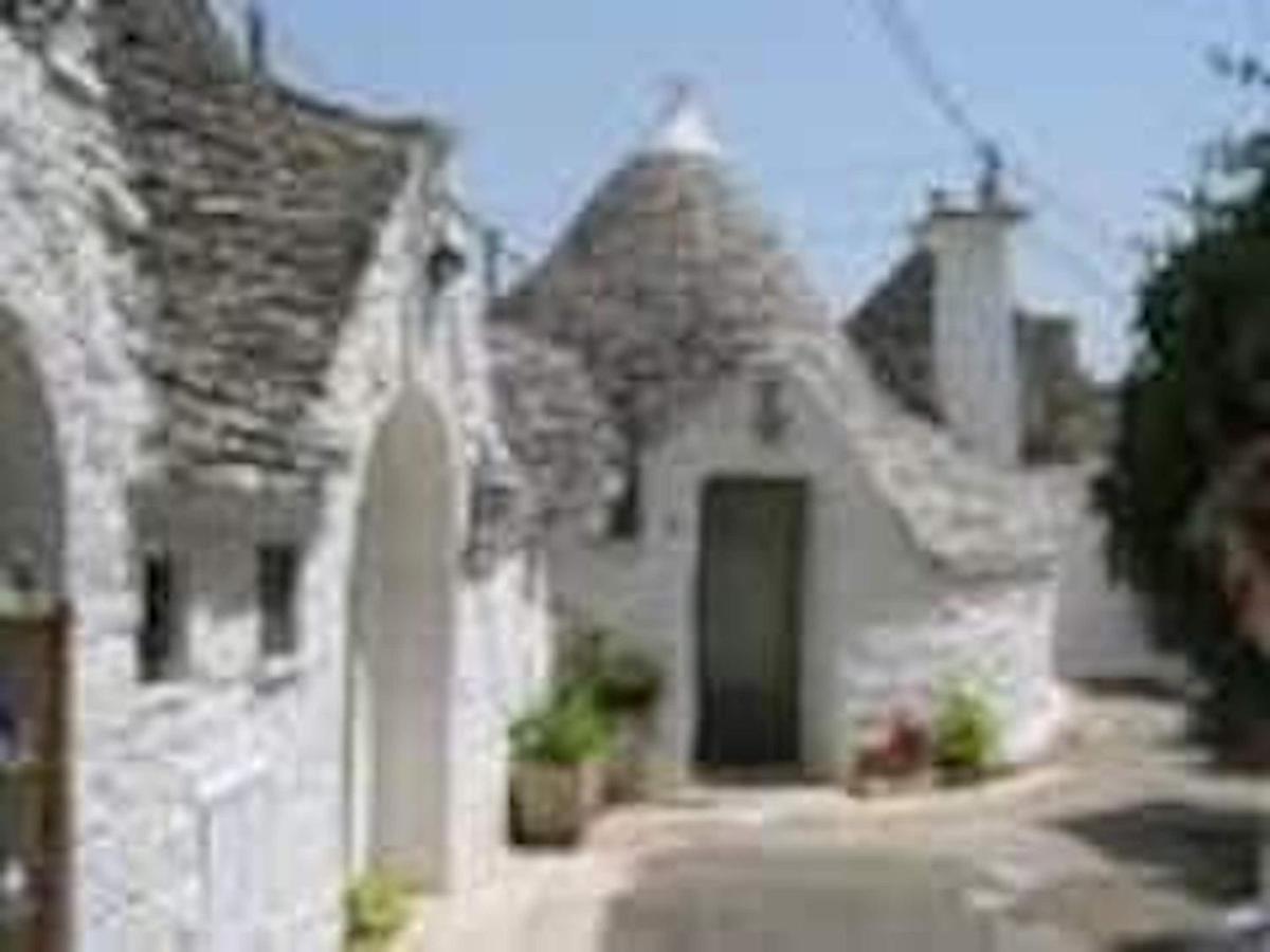 Room In Bb - Stunning Quadruple Room In Ancient Masseria Near The Sea In A Quiet Olive Trees Остуни Экстерьер фото