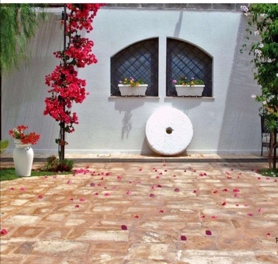 Room In Bb - Stunning Quadruple Room In Ancient Masseria Near The Sea In A Quiet Olive Trees Остуни Экстерьер фото